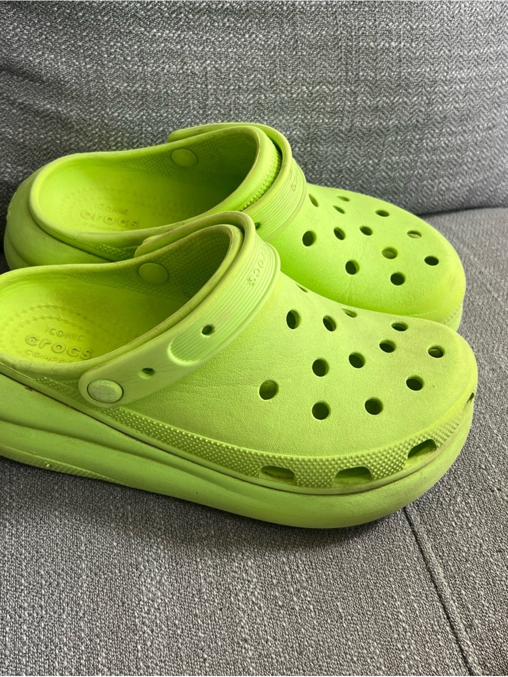 CROCS Classic Crush Platform Clogs in Lime Green Women’s Size 9 Men’s Size 7